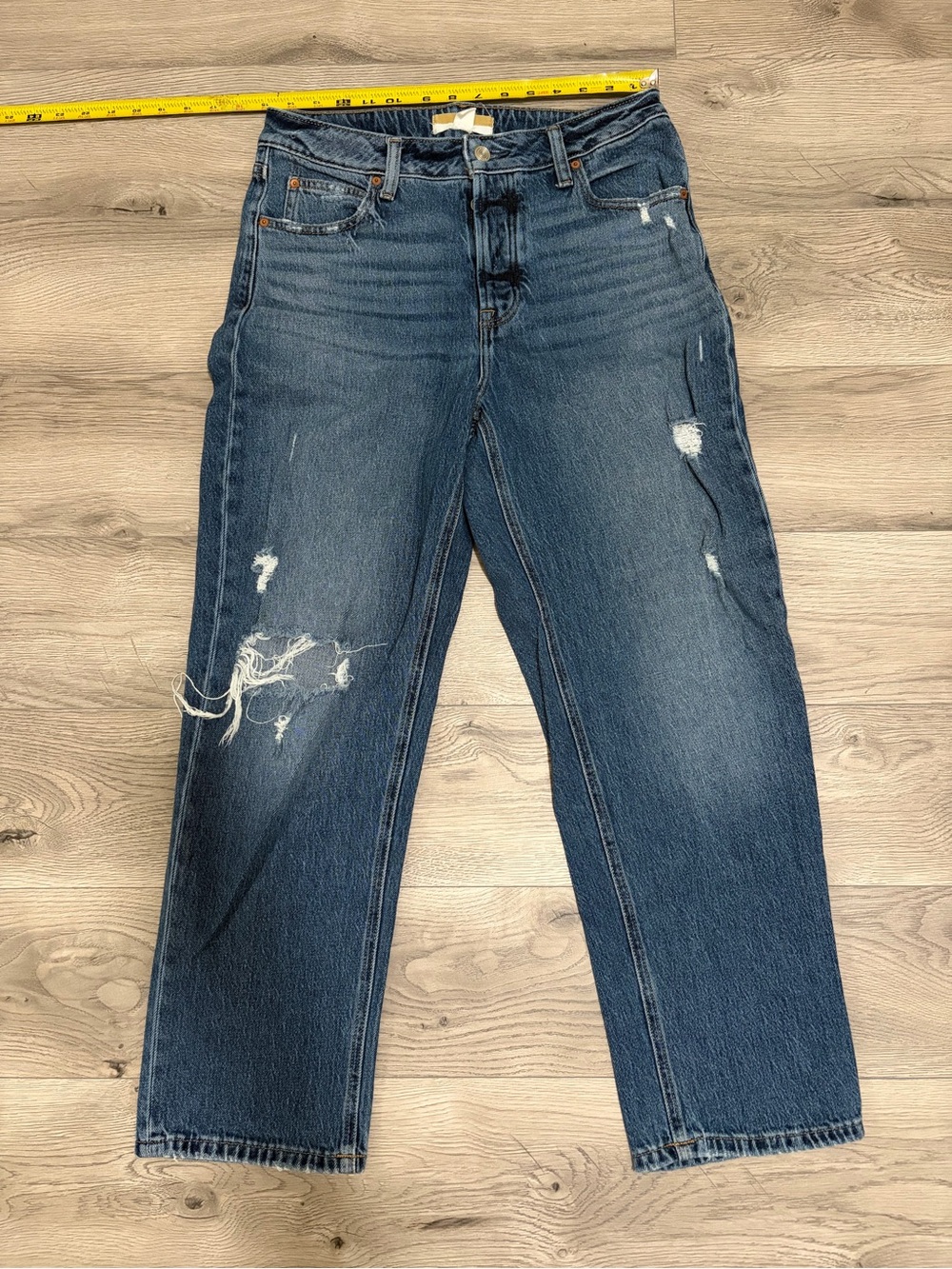 Relaxed Boyfriend Jeans in Distressed Dark Blue